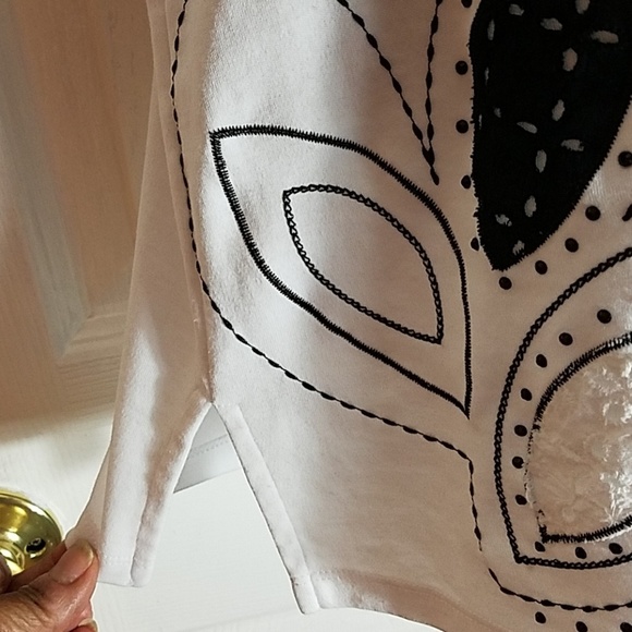 Alfred Dunner, black and white top, size M - Picture 6 of 7